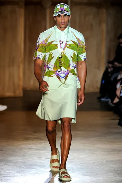 Look 40